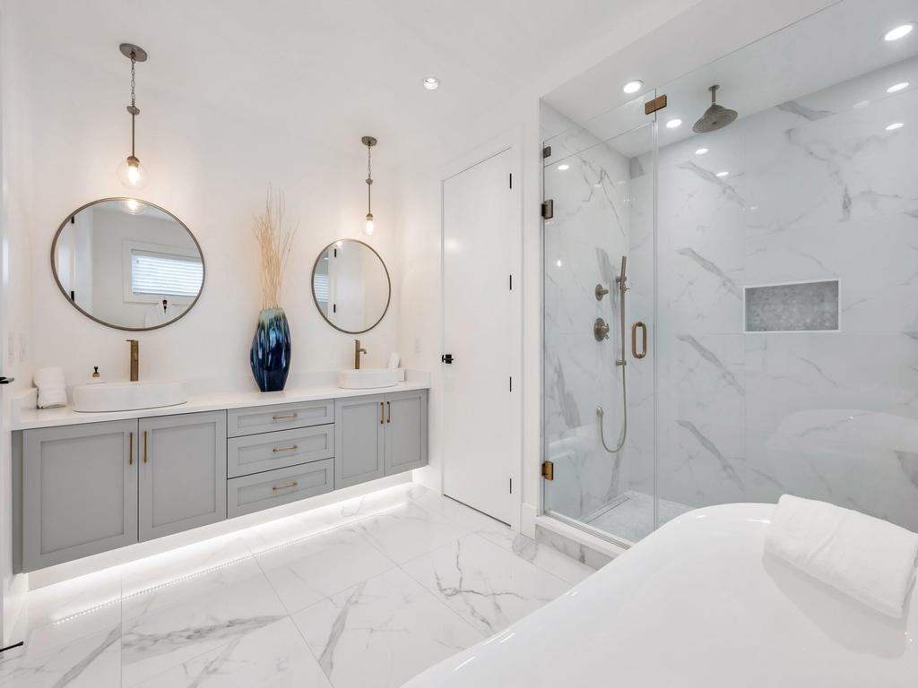 Listing Image for R3090298