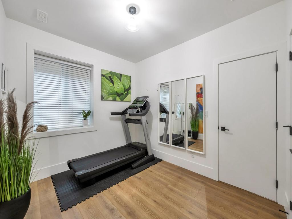 Listing Image for R3090298