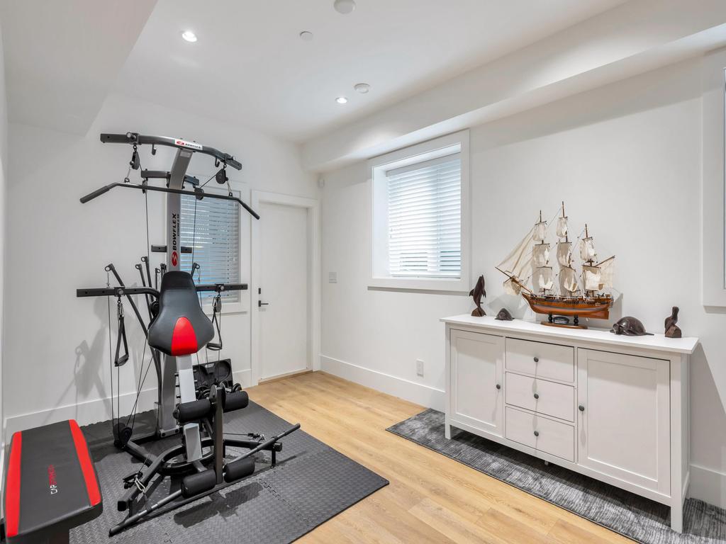 Listing Image for R3090298