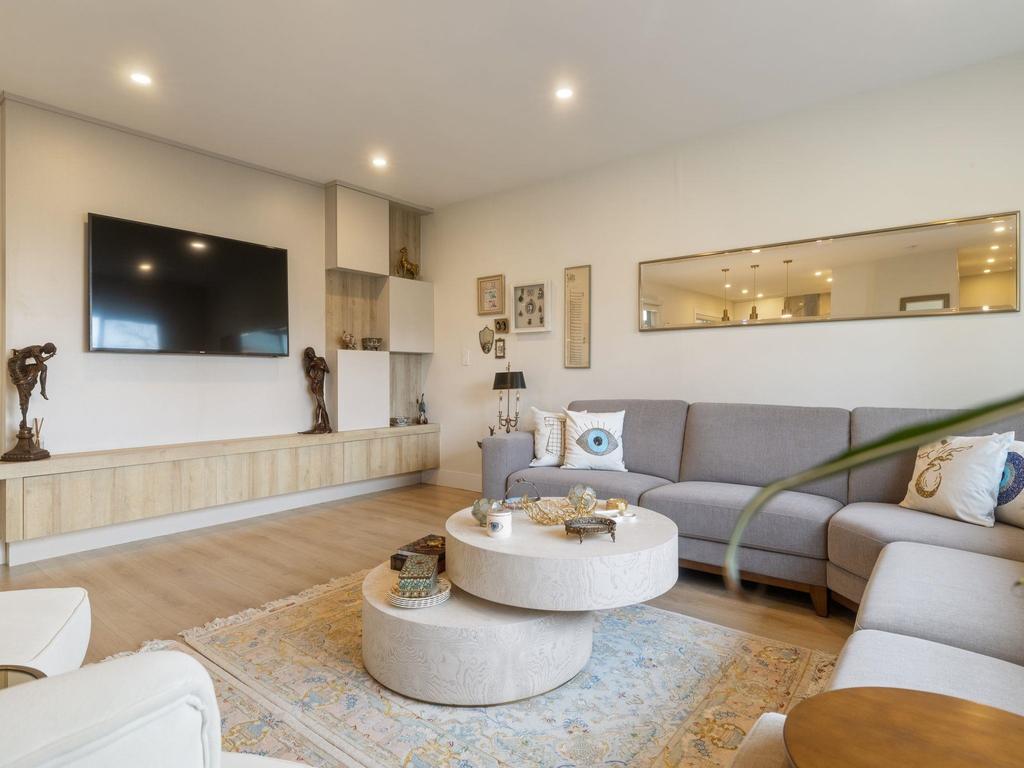 Listing Image for R3090320