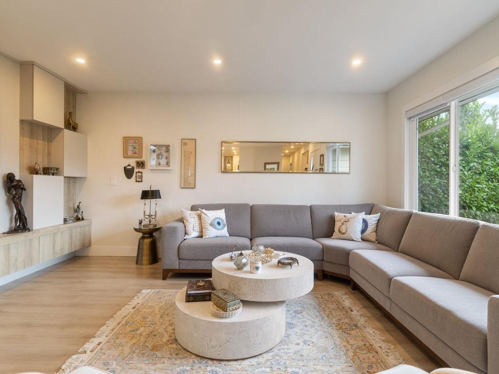 Listing Image for R3090320