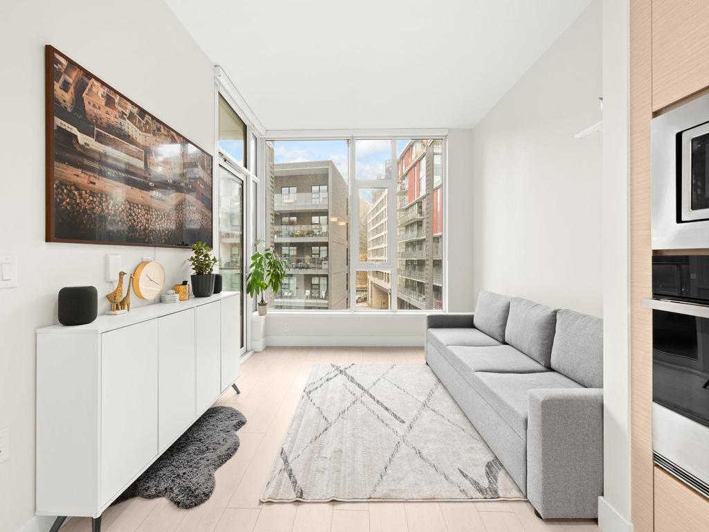 Listing Image for R3090376