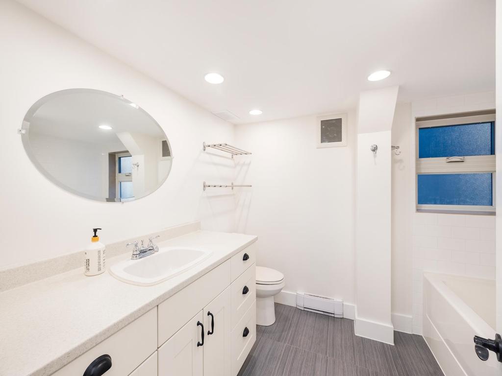 Listing Image for R3090393