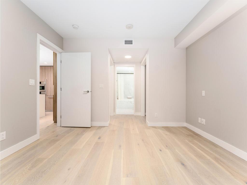 Listing Image for R3090401