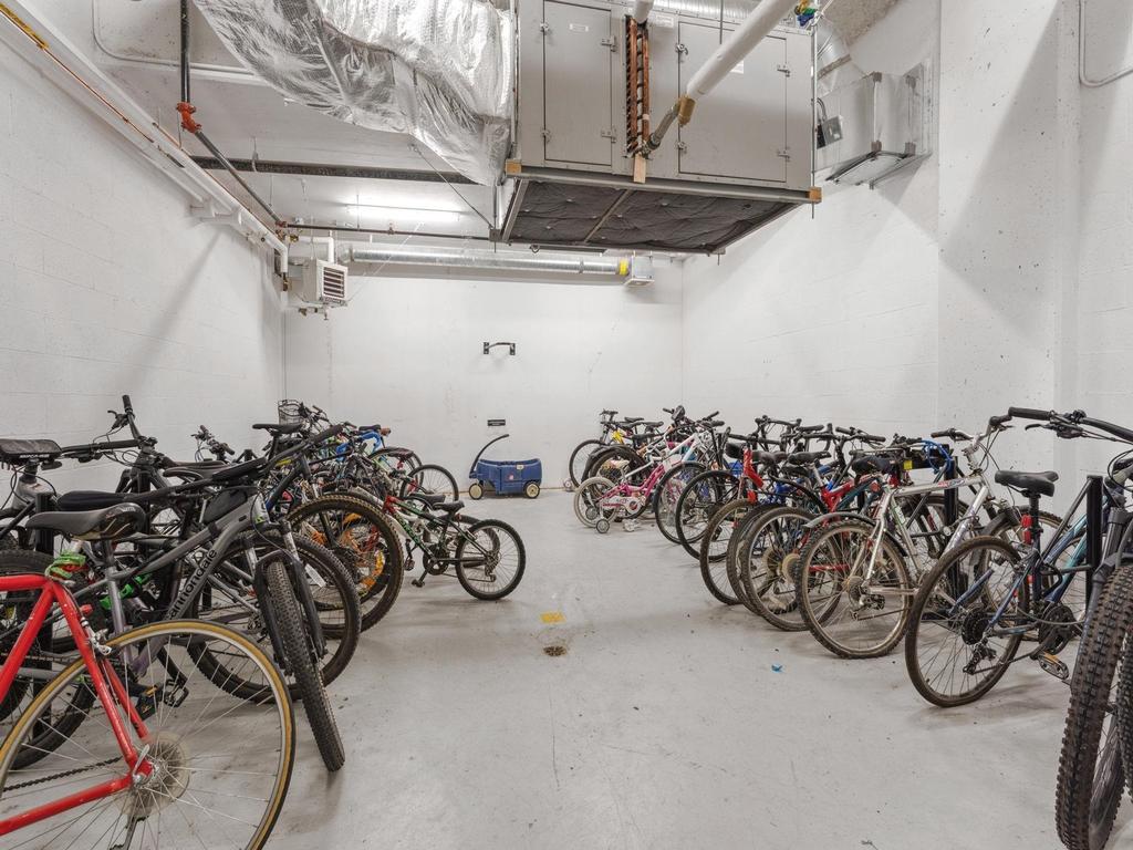 Listing Image for R3090401