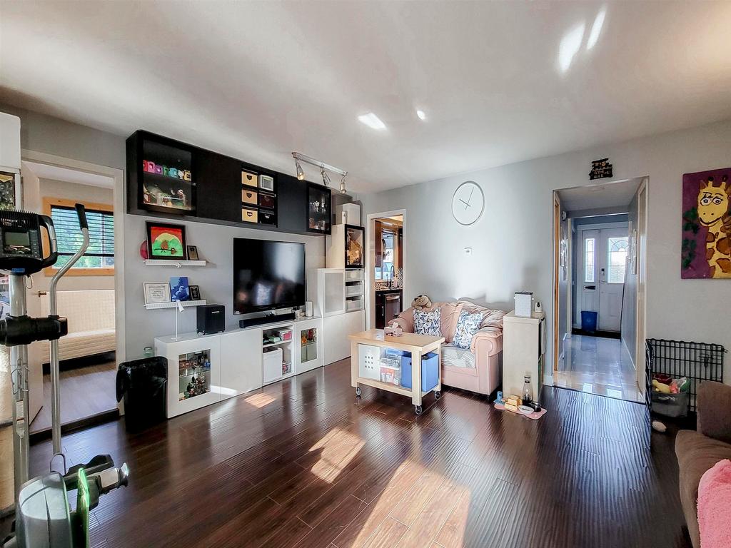 Listing Image for R3090405