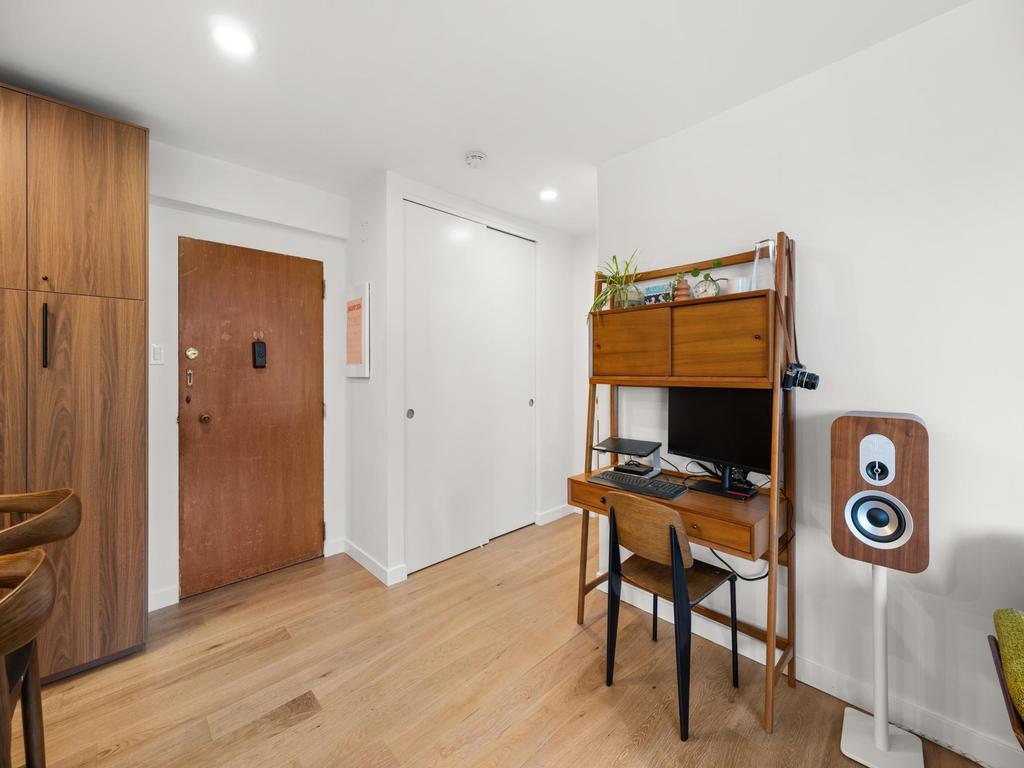 Listing Image for R3090412
