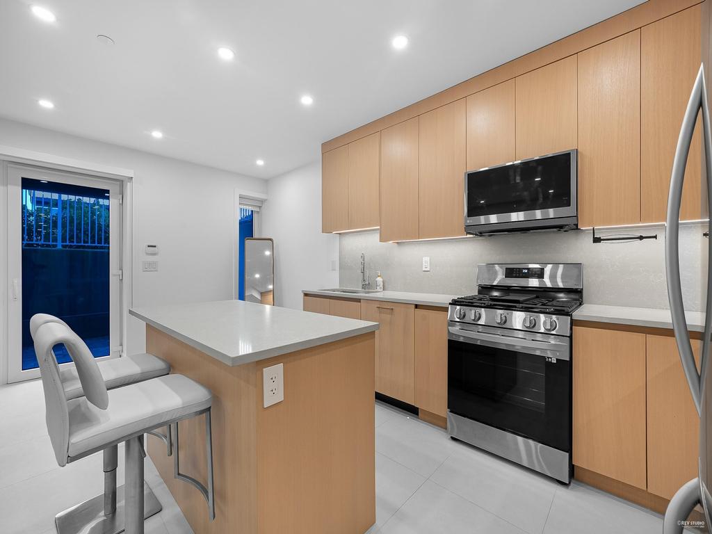 Listing Image for R3090415