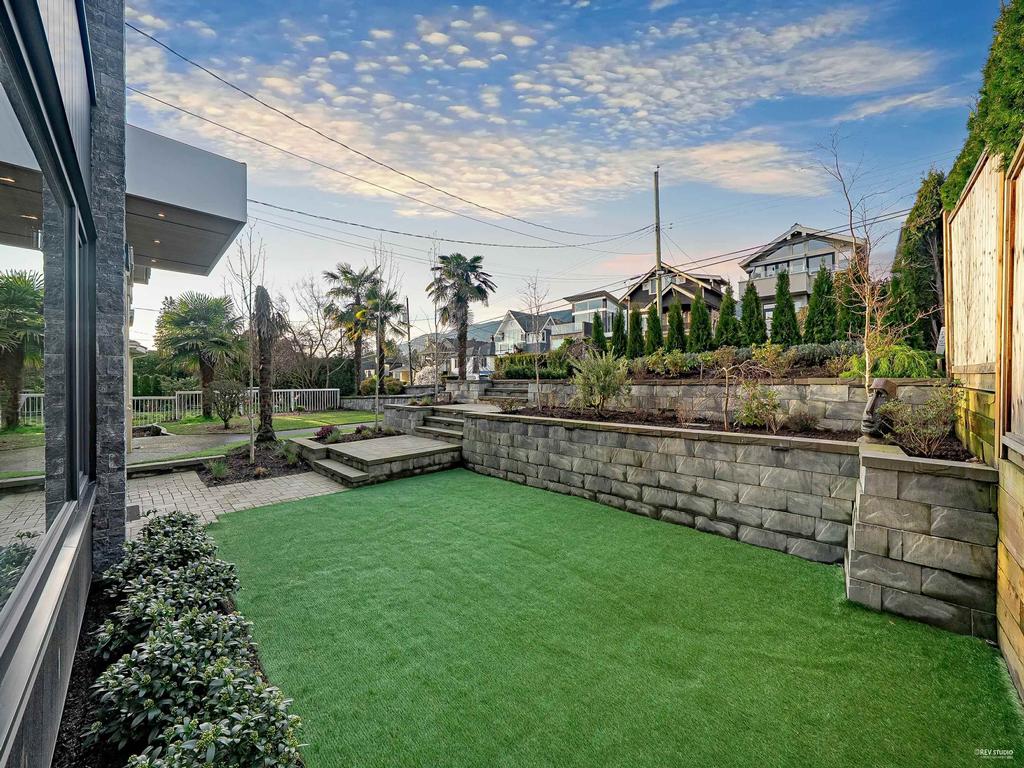 Listing Image for R3090415