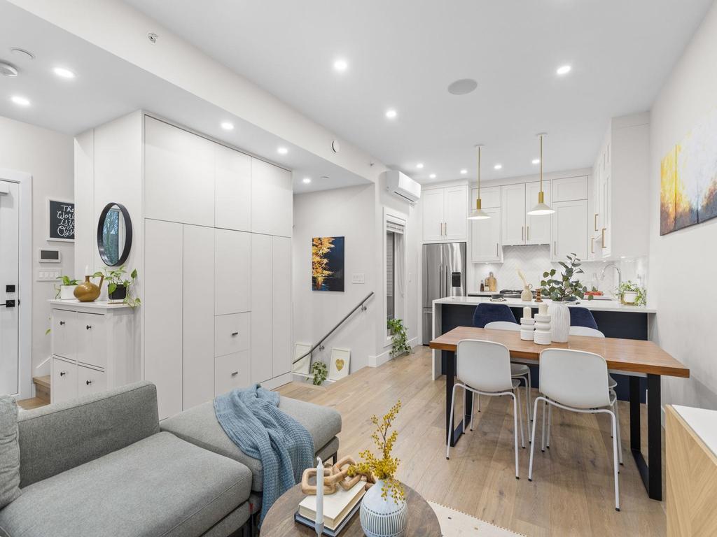 Listing Image for R3090429