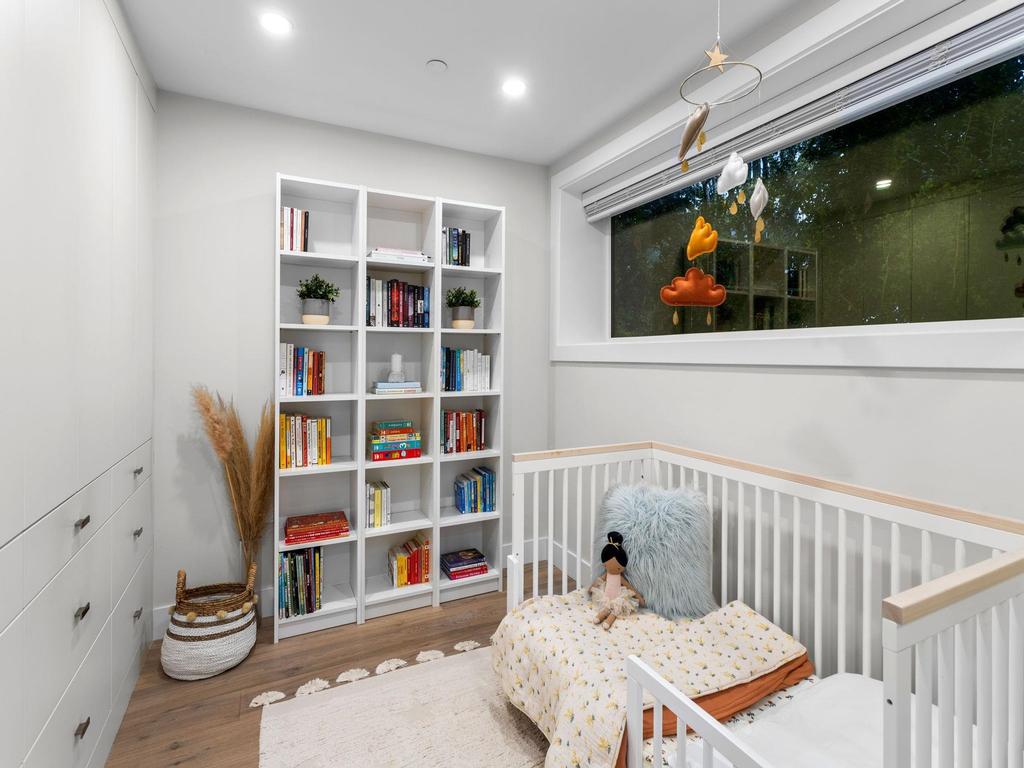 Listing Image for R3090429