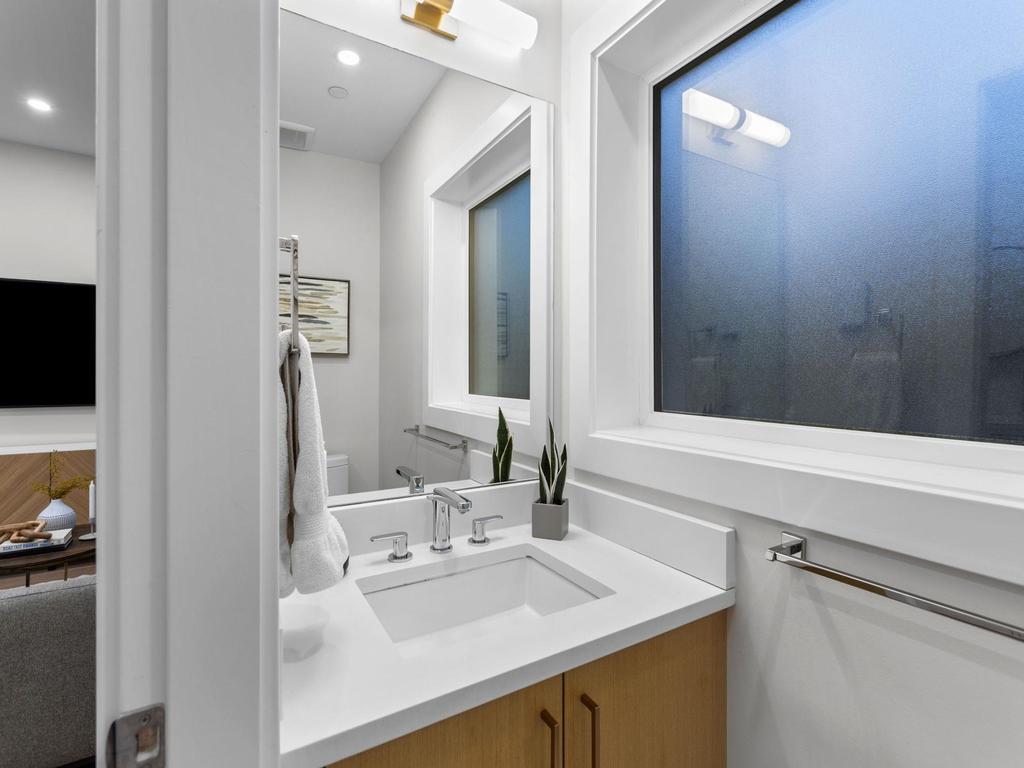 Listing Image for R3090429