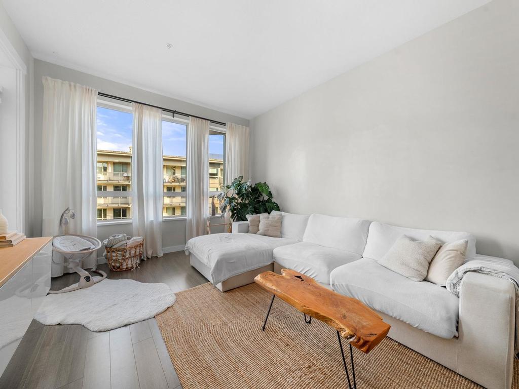 Listing Image for R3090433