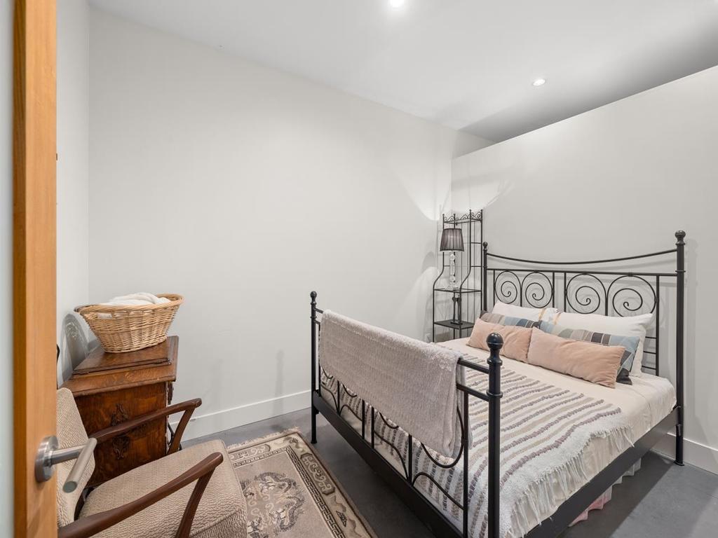 Listing Image for R3090441