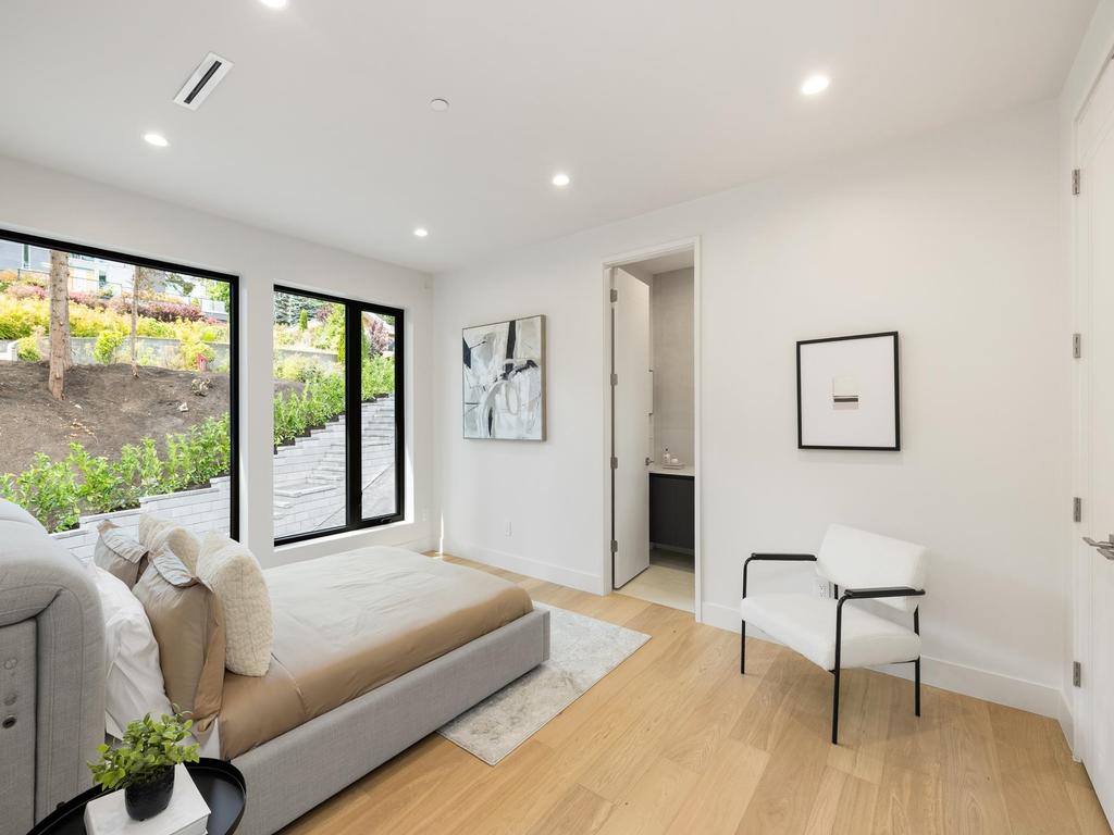 Listing Image for R3090470