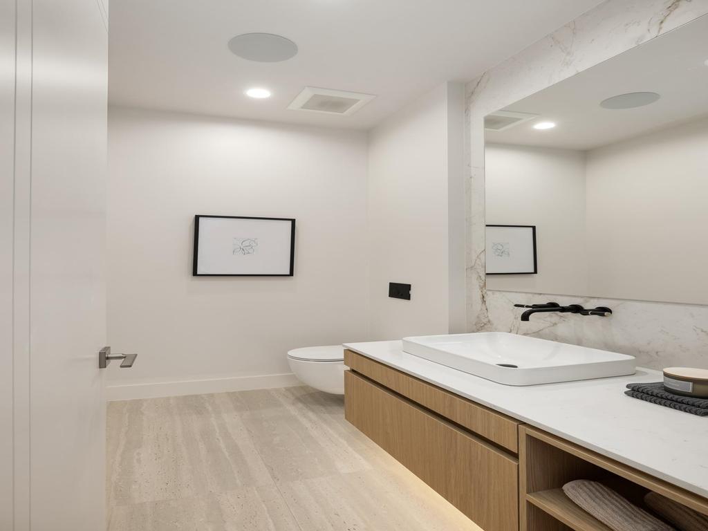 Listing Image for R3090470