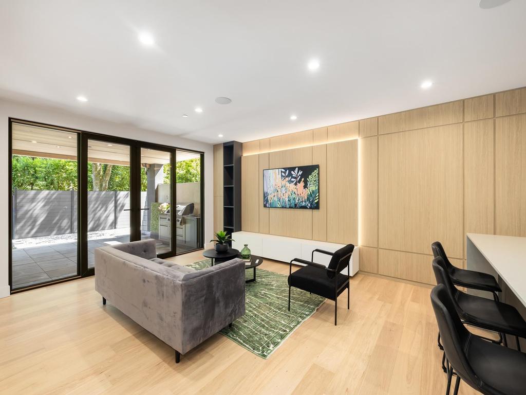 Listing Image for R3090470