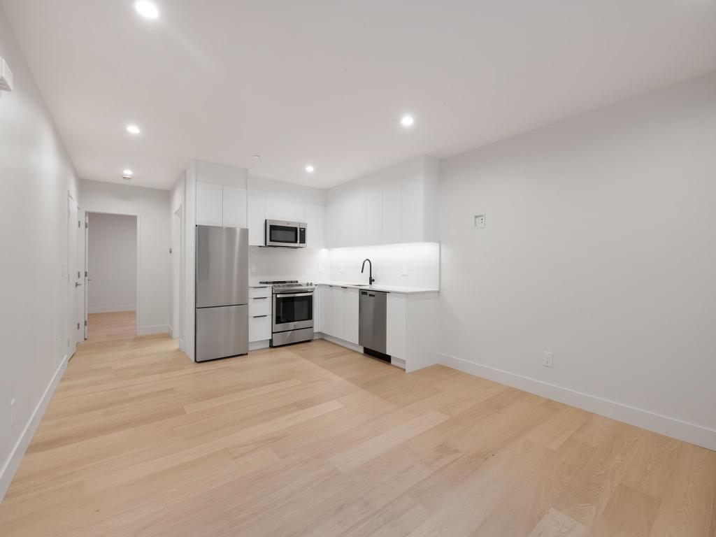 Listing Image for R3090470