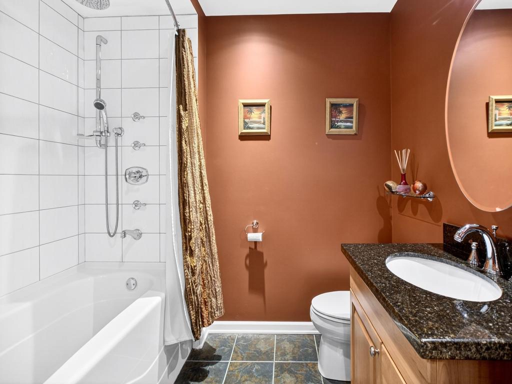 Listing Image for R3090483