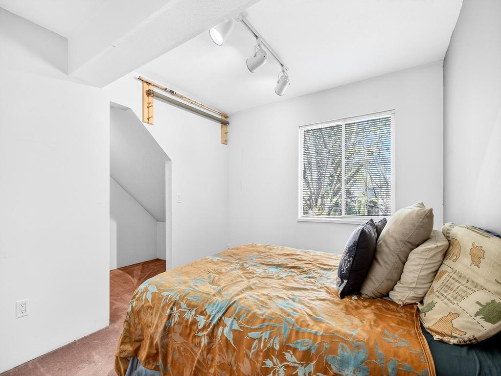 Listing Image for R3090483