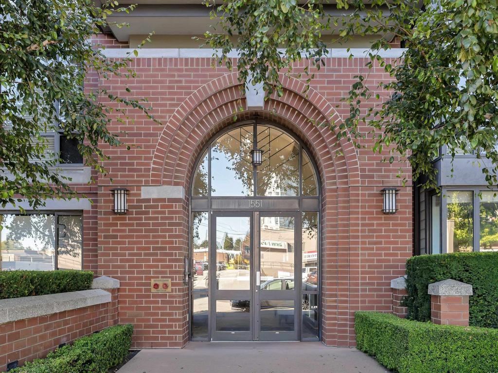 Listing Image for R3090484