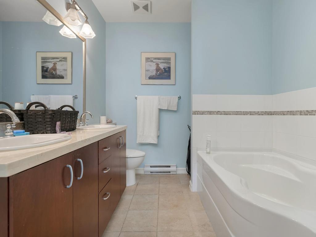 Listing Image for R3090484