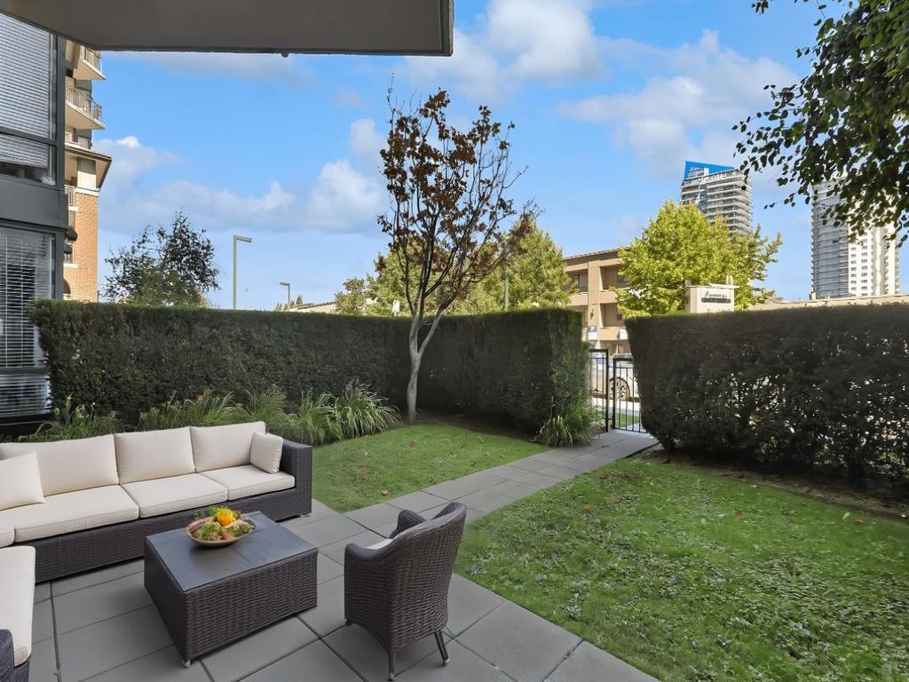 Listing Image for R3090484