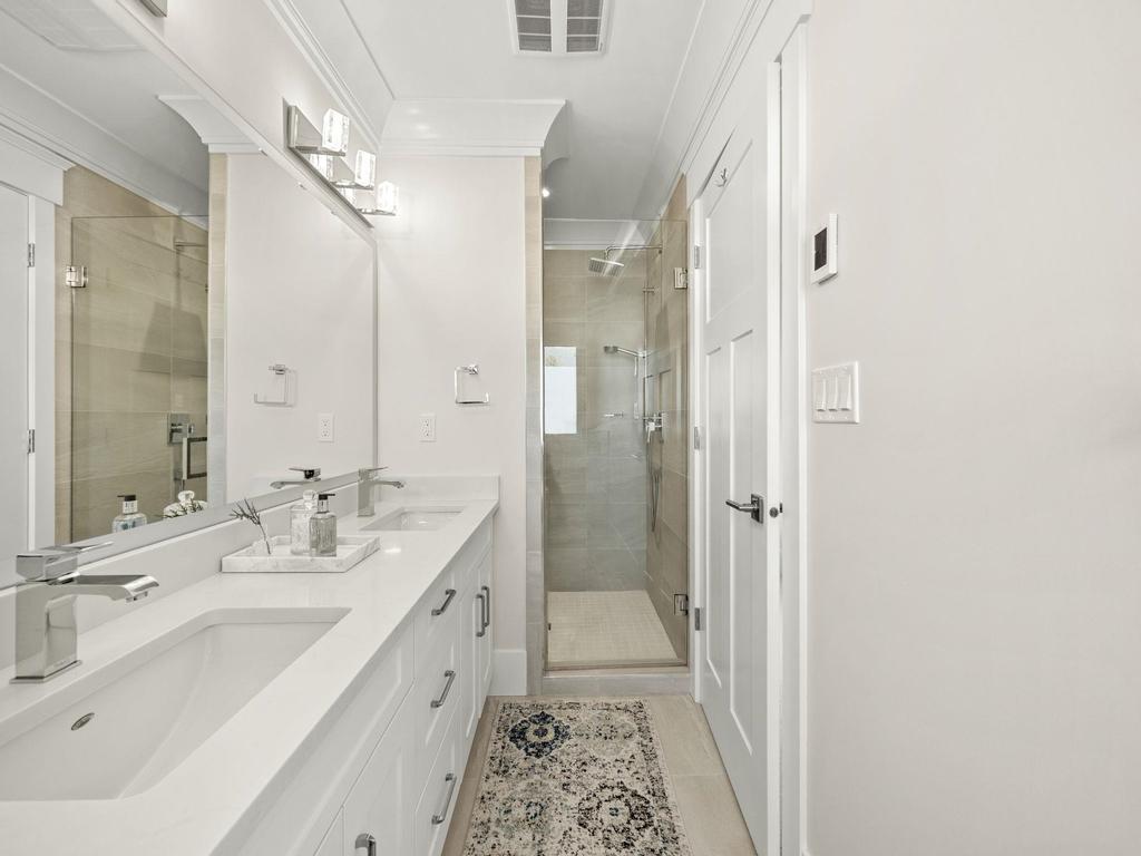 Listing Image for R3090488