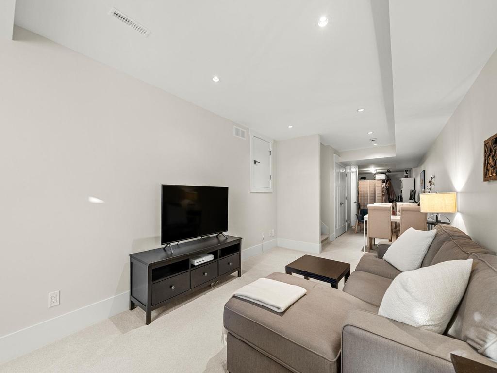 Listing Image for R3090488