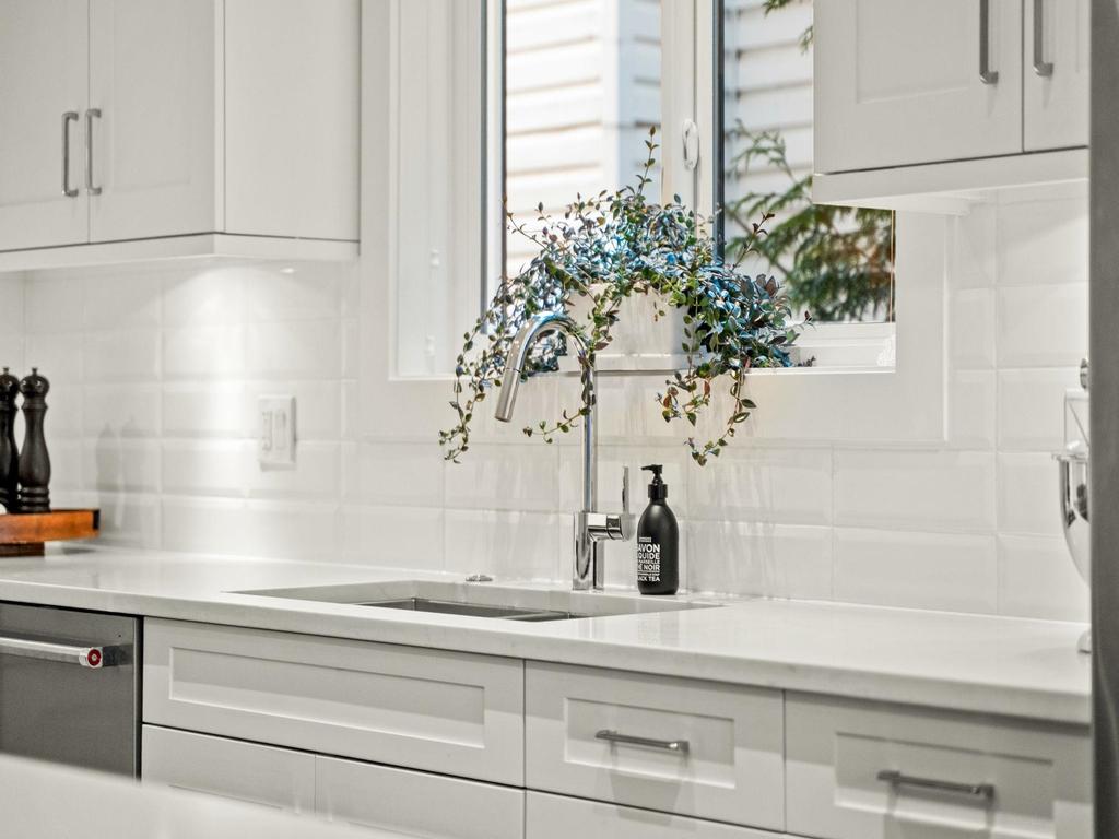 Listing Image for R3090488