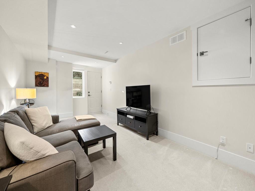 Listing Image for R3090488