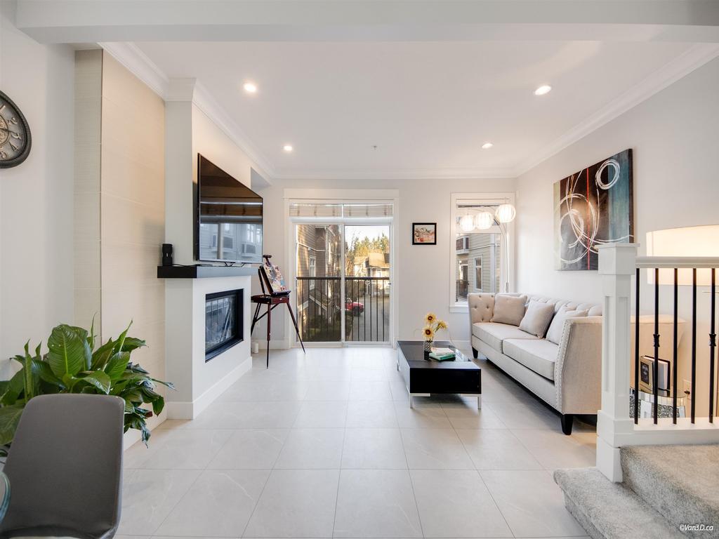 Listing Image for R3090489