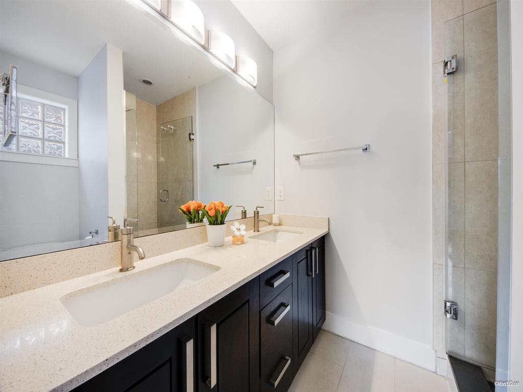 Listing Image for R3090489