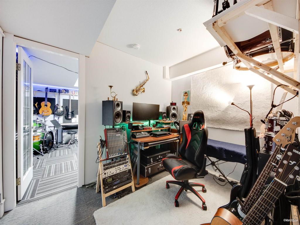 Listing Image for R3090489