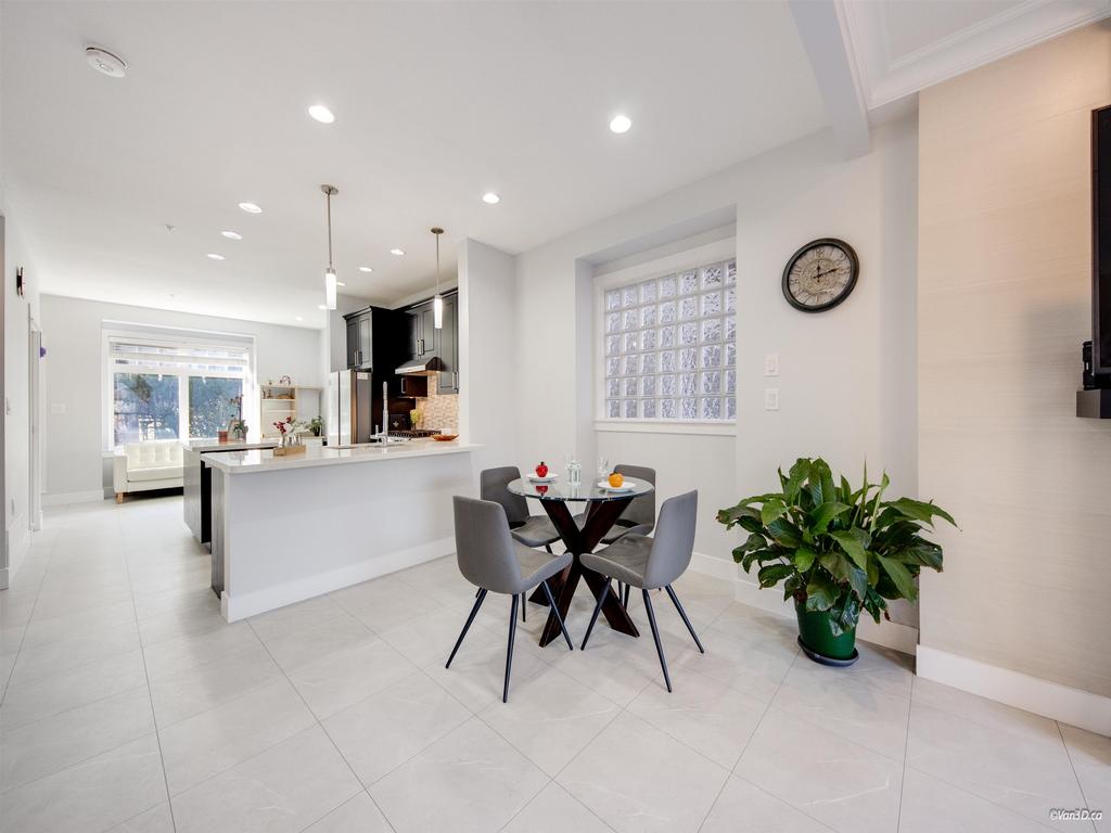 Listing Image for R3090489