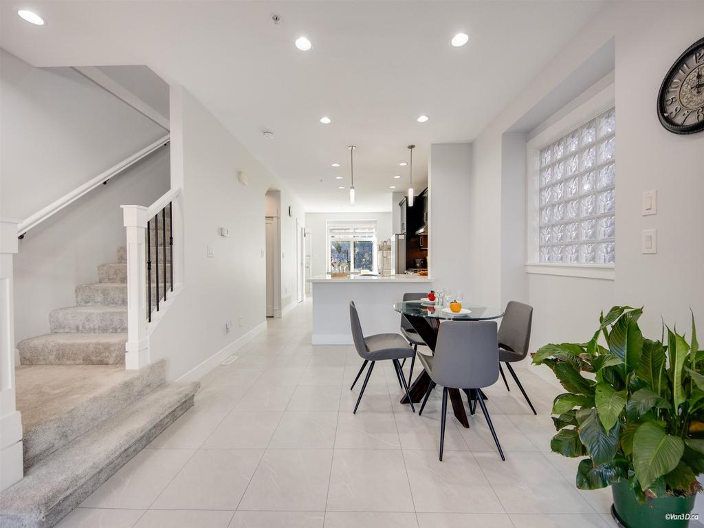 Listing Image for R3090489