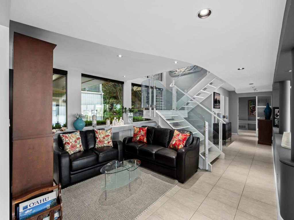 Listing Image for R3090496