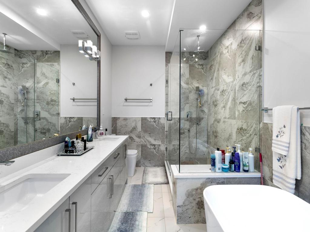 Listing Image for R3090498