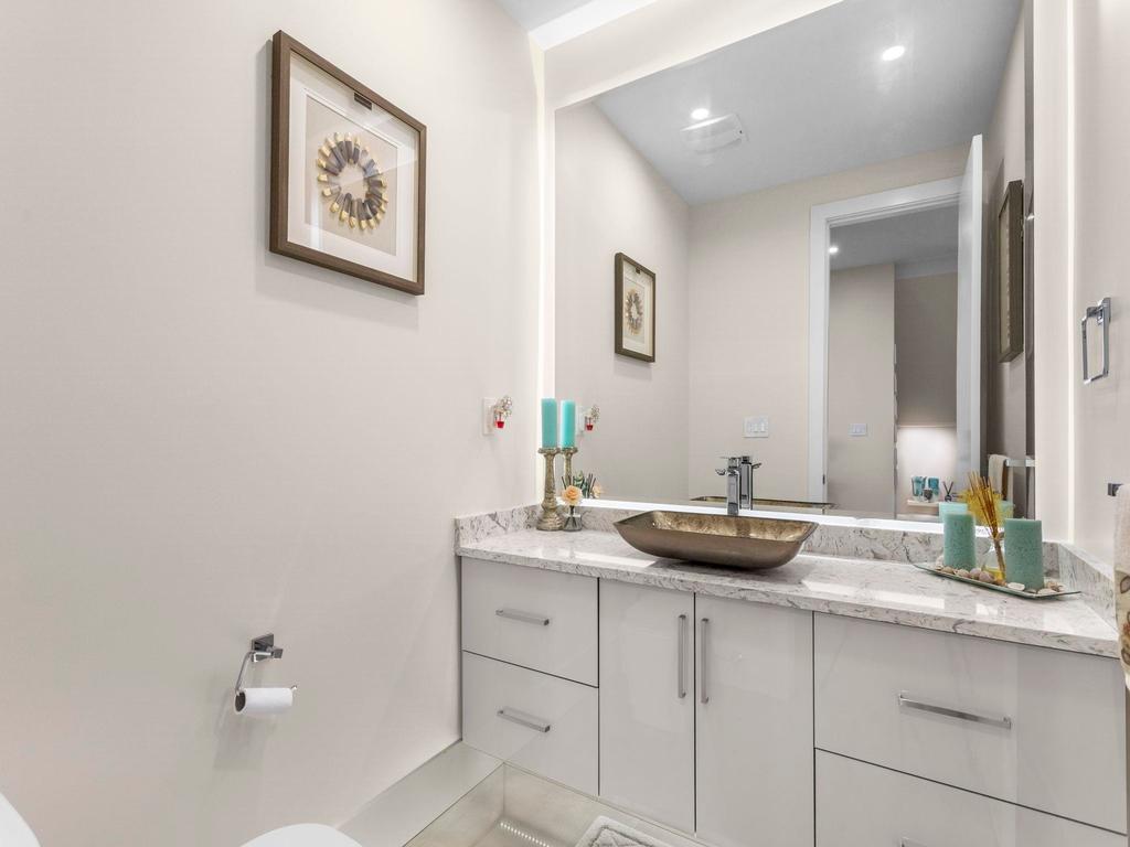 Listing Image for R3090498