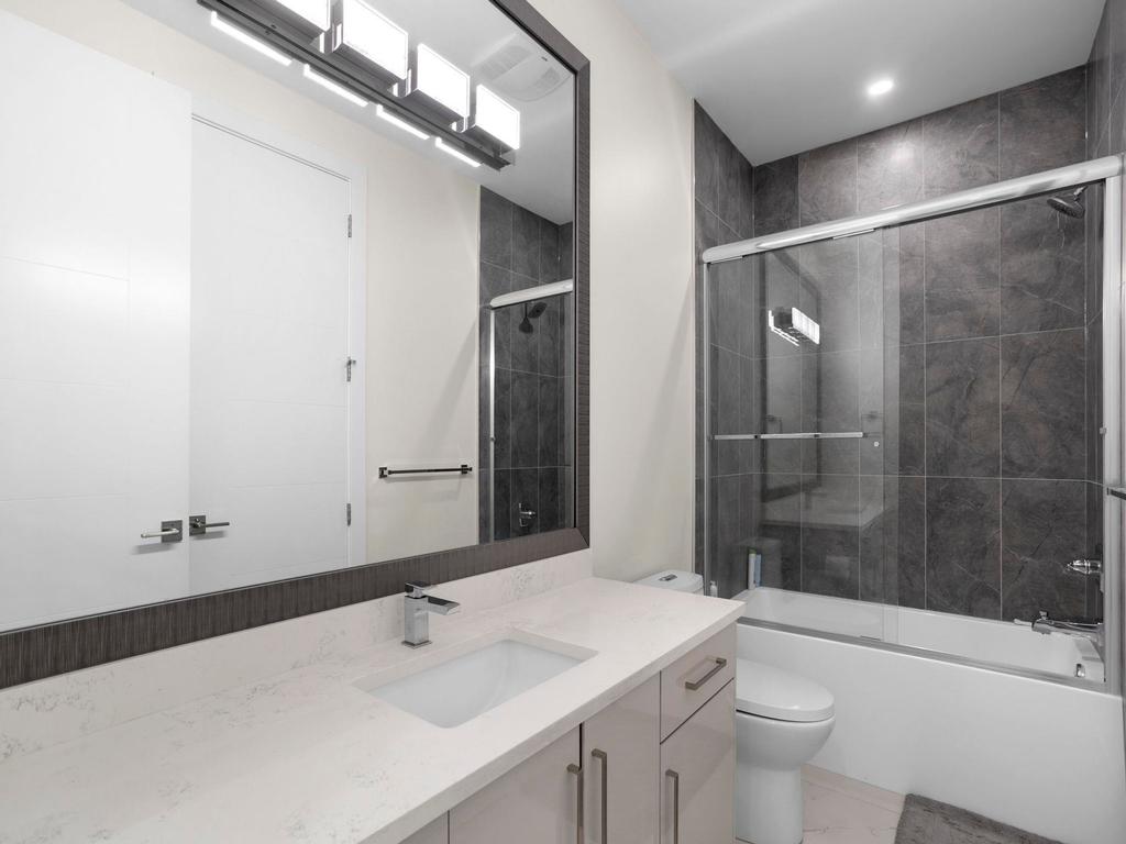 Listing Image for R3090498