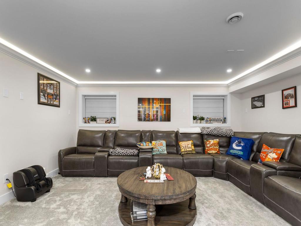 Listing Image for R3090498