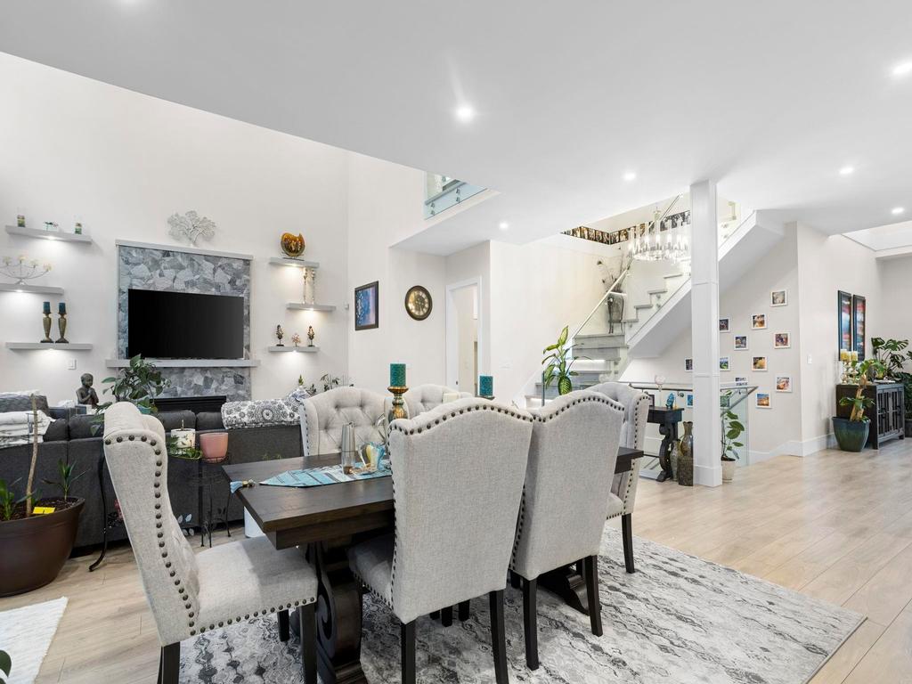 Listing Image for R3090498