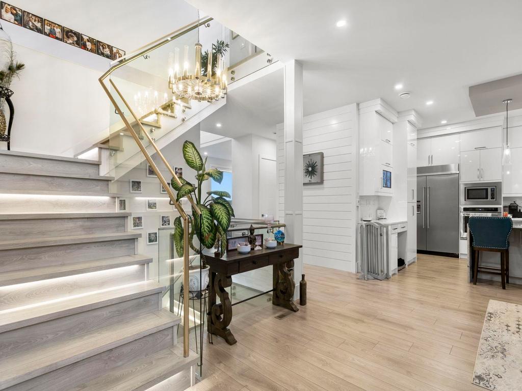 Listing Image for R3090498