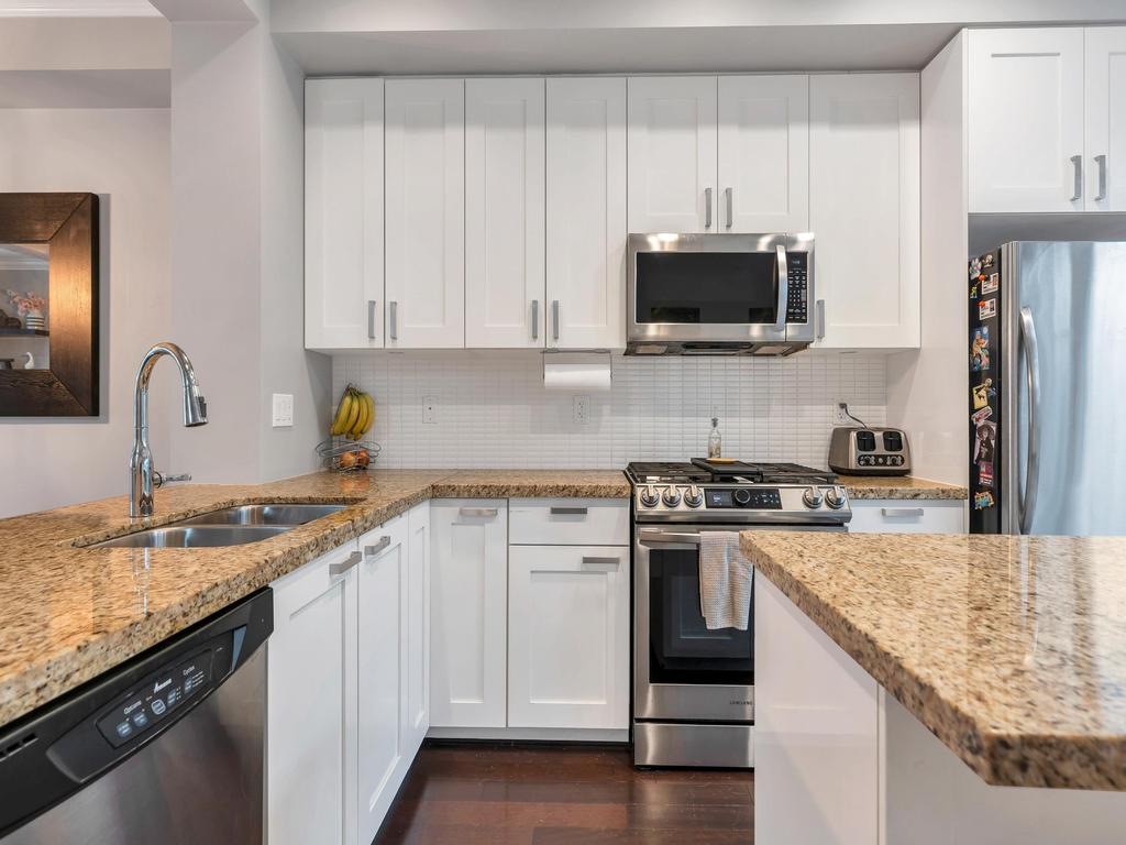 Listing Image for R3090502