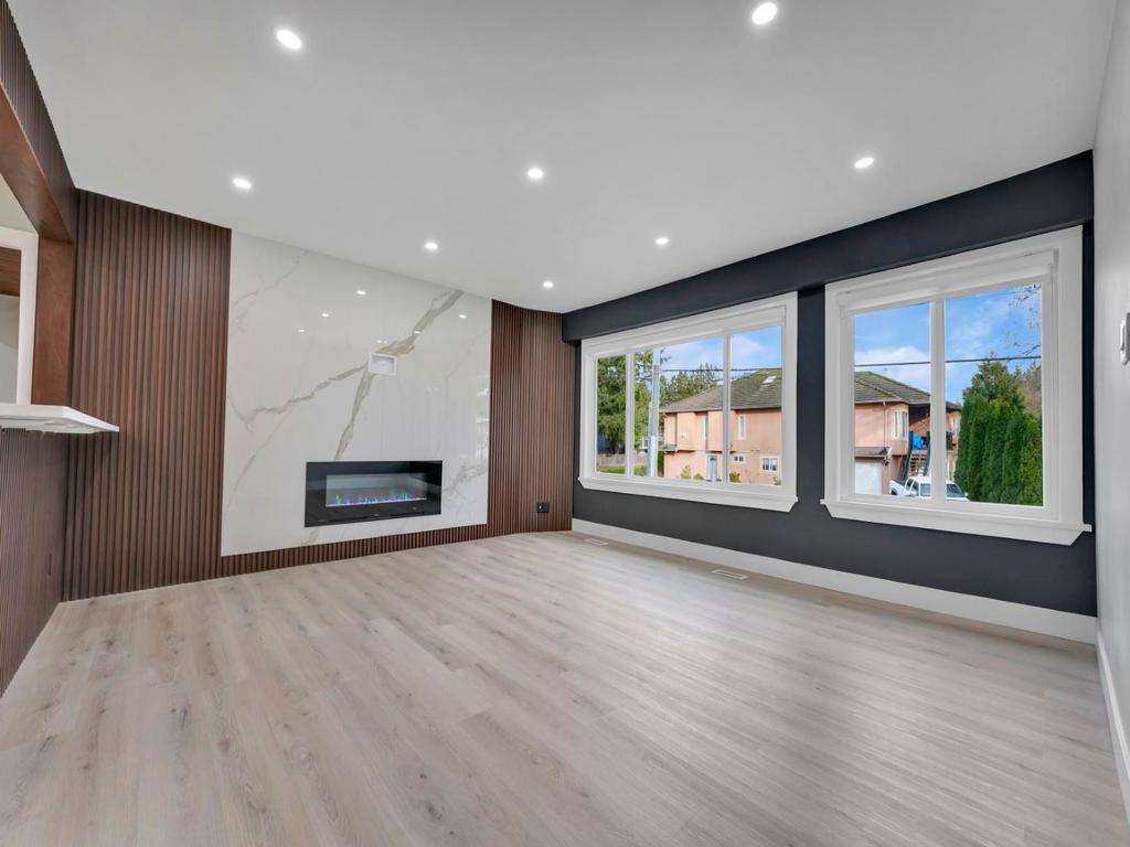 Listing Image for R3090504