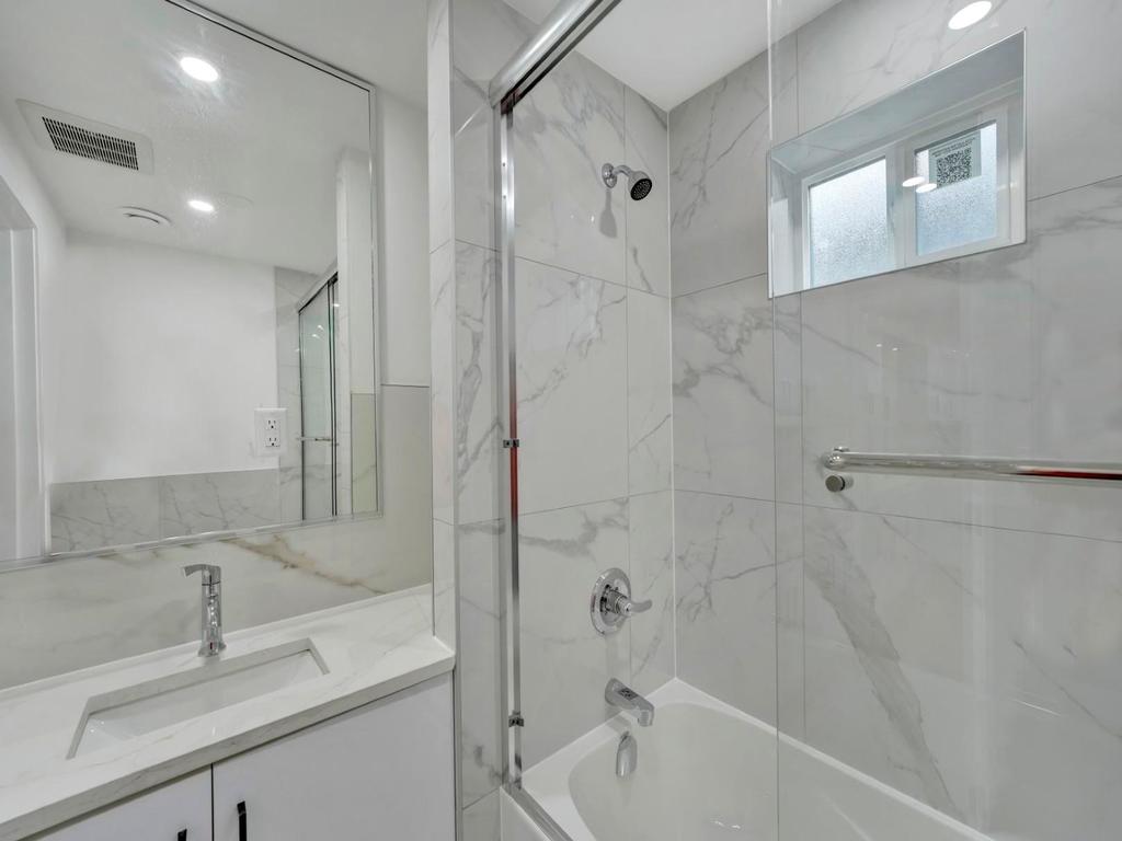 Listing Image for R3090504