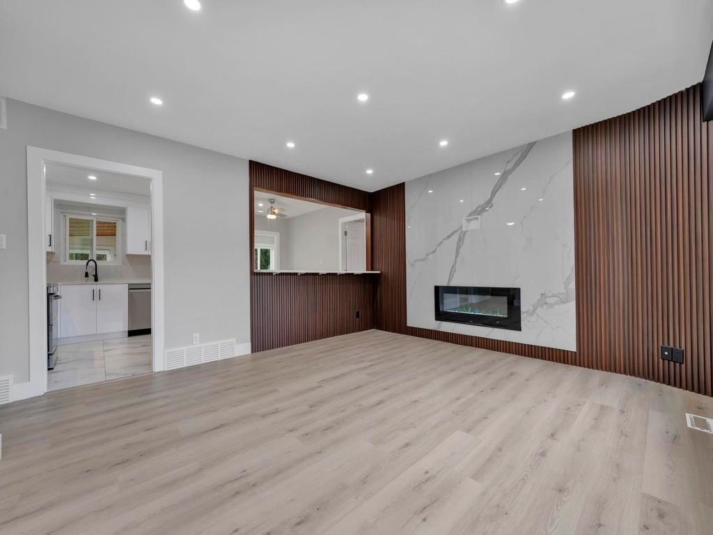 Listing Image for R3090504