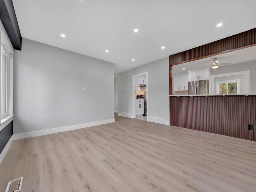 Listing Image for R3090504