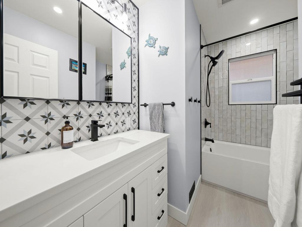 Listing Image for R3090513