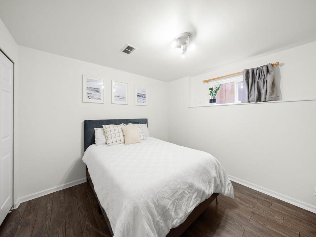 Listing Image for R3090513